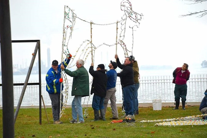 IBEW Local 530 Electrician volunteering at Celebration of Lights